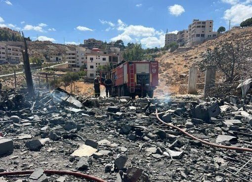 Libanon: több tucatnyian haltak meg egy izraeli légicsapásban, a Hezbollah vezetője nem hisz a politikai megoldásban