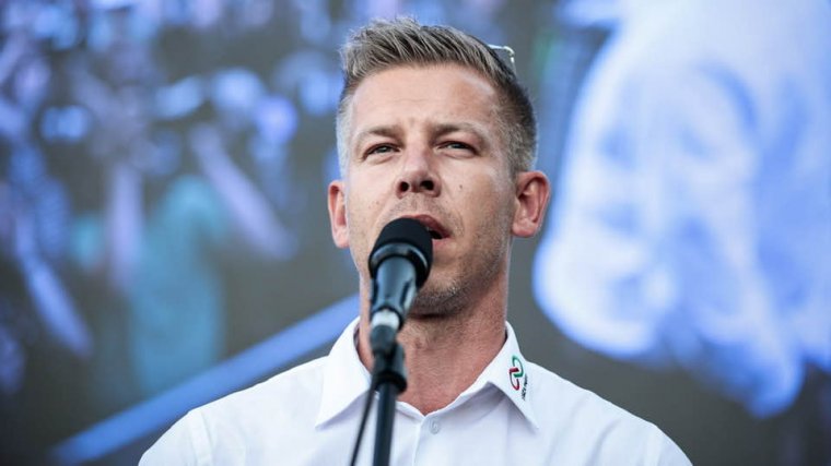 Magyar Péter zsarolással vádolja exbarátnőjét és lehallgatási botrányt kiált
