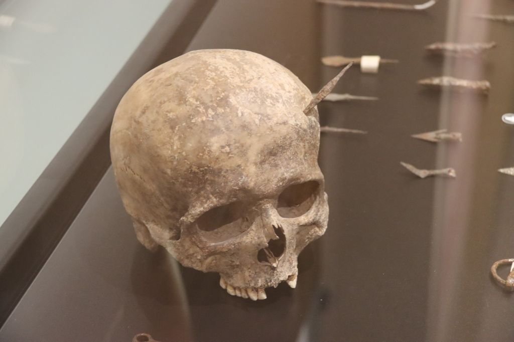 Különféle le leletekkel büszkélkedik a kiállítás •  Fotó: Arad Megyei Múzeum