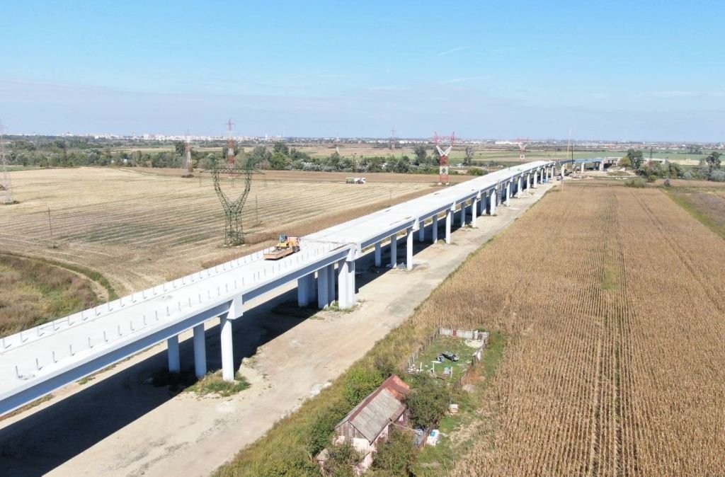 Felüljárót és hidat is építenek a nagyszabású infrastrukturális beruházás részeként •  Fotó: Arad Megyei Tanács