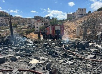 Libanon: több tucatnyian haltak meg egy izraeli légicsapásban, a Hezbollah vezetője nem hisz a politikai megoldásban