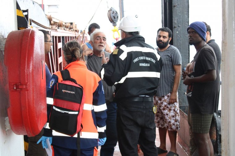 Humanitárius segítséget kapott a Dunán veszteglő tanzániai hajó legénysége