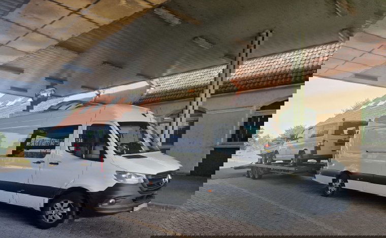 Nyolcezer lejre bírságolták meg a határtákelőnél egy túlsúlyos romániai jármű gépkocsivezetőjét a magyar rendőrök