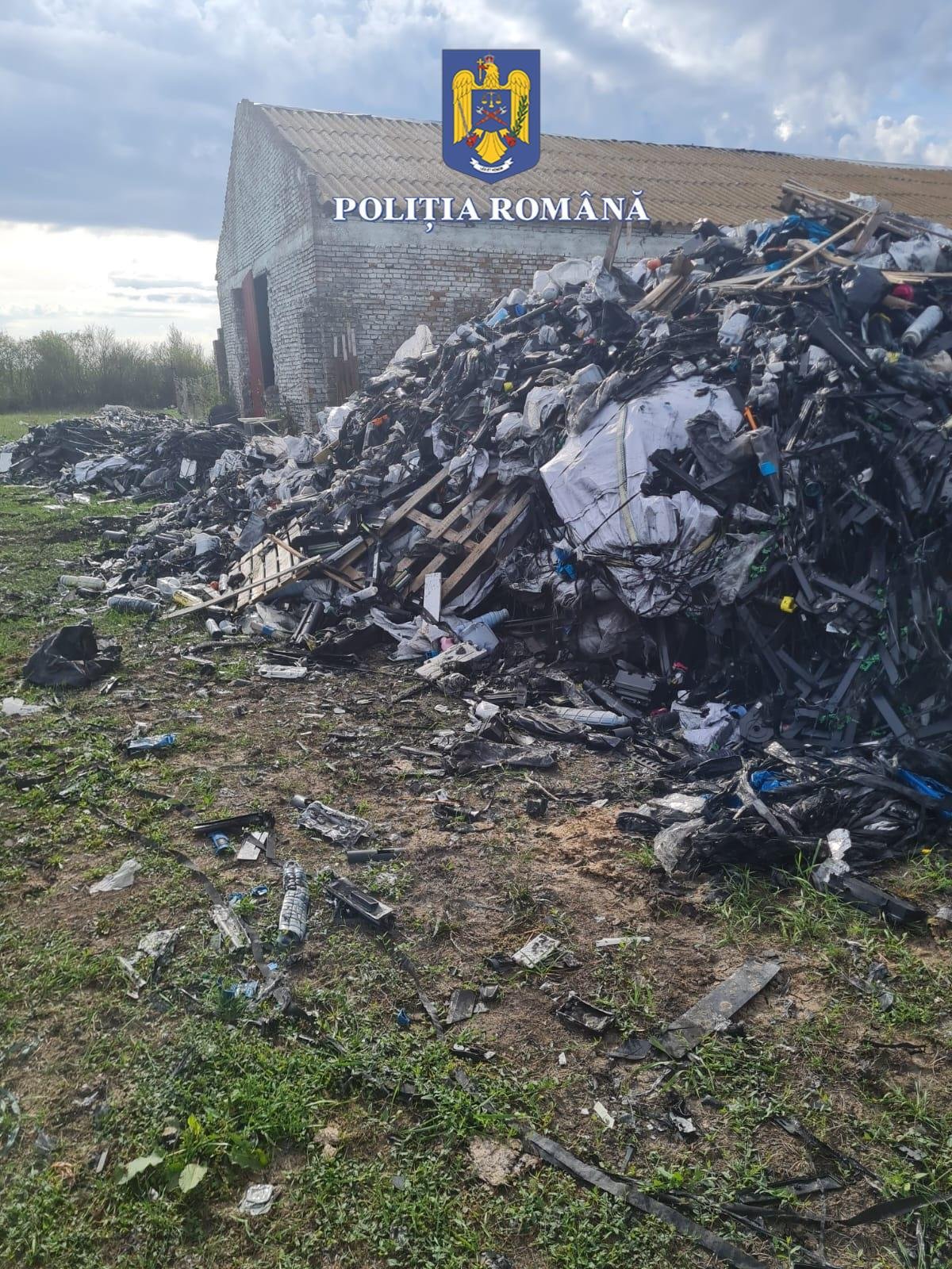Újrahasznosítás céljából hozták állítólag az országba •  Fotó: Román Rendőrség