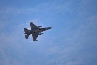 Újabb három F-16-os vadászgép érkezett az aranyosgyéresi légi támaszpontra