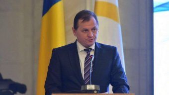 Az elnökválasztási botrány teljében Abu-Dzabiban, a Forma–1-es futamon szórakozott a román külügyi hírszerzés vezetője