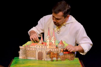 Öt kolozsvári iskolában láthatják a diákok az Árpád-házi királyok történetét bemutató osztálytermi előadást