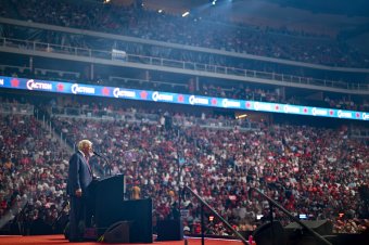 Lövések dördültek el Trump közelében, újabb támadási kísérlet történt az elnökjelölt ellen