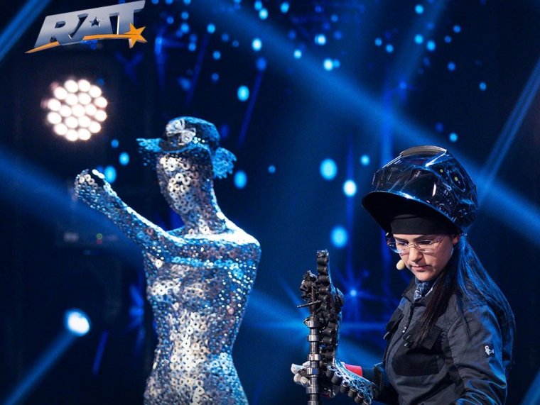 Fémhulladékból alkot az országos tehetségkutatóban szereplő mezőcsávási Kiss Andrea Beatrix