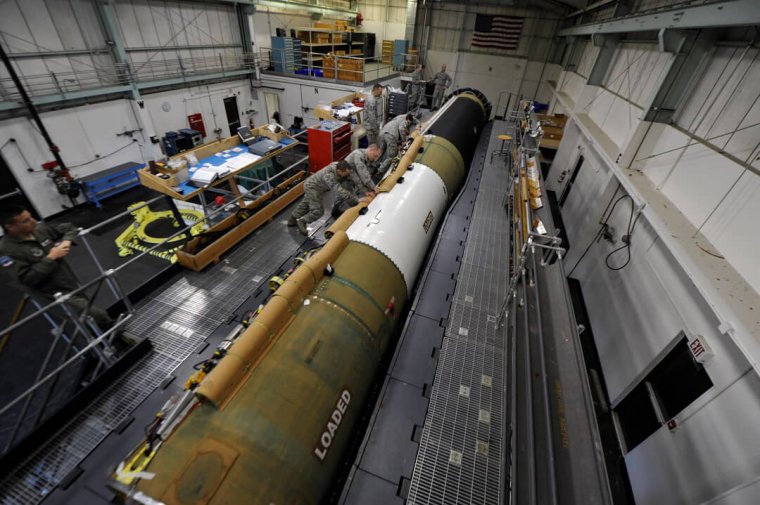Bolojan: jelenleg nincs szükség amerikai atomtöltetek Romániába telepítésére