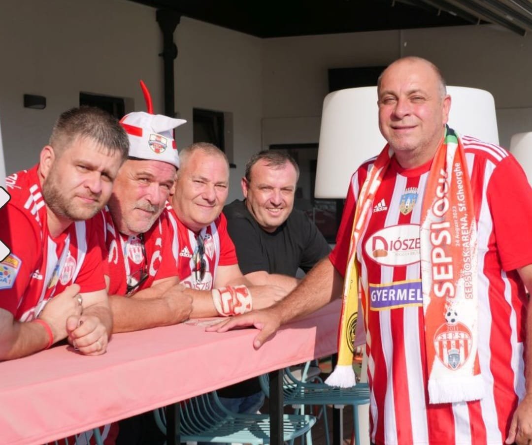 Keserű szájíz. Diószegi László (jobbra) szerint azok, akik átadták a szurkolói kártyájukat, búcsút mondhatnak neki •  Fotó: Facebook/Diószegi László