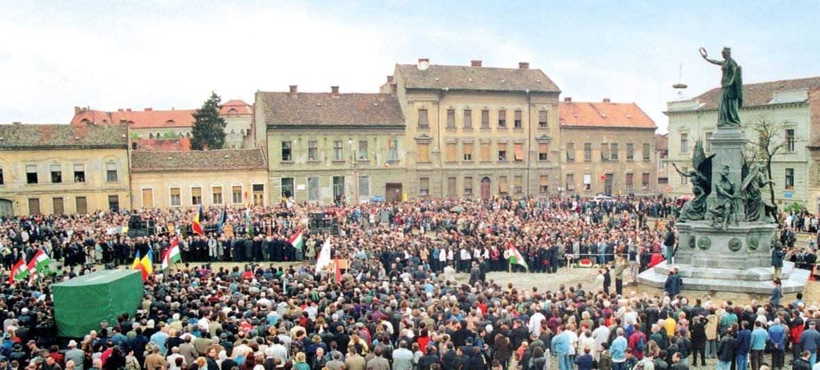 Az aradi magyarság egyik legfőbb álma, a Szabadság-szobor újbóli felavatása 2004. április 25-én valósult meg •  Fotó: Király András/Facebook