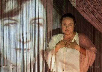 Kolozsváron láthatja a közönség Szűcs Nelli önálló estjét a legnagyobb primadonnáról