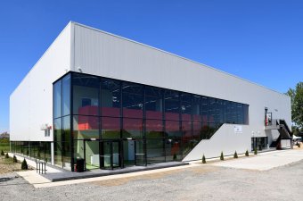 Sok száz gyerek űzheti kedvenc sportját Lázári új multifunkciós csarnokában