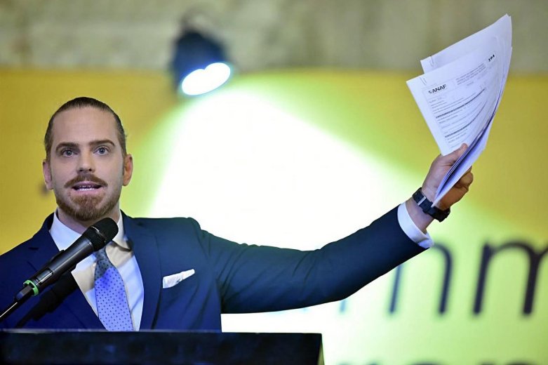 Kemény pénzbírságot róttak ki a gyerekeivel rollerező és balesetező Ilan Lauferre