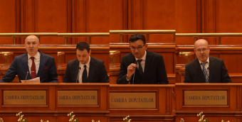 Iohannist szidalmazva tették le a hivatali esküt az AUR parlamenti képviselői