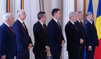 Letették az esküt a Cotroceni-palotában az új kormány tagjai