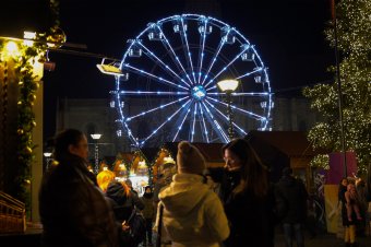 Karácsonyi fények válság idején: miközben Románia spórol, a nagyvárosok egyre többet költenek az ünnepekre