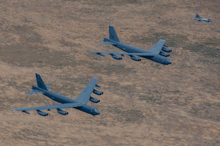 Romániában szállt le az orosz légierő által vasárnap elfogott két amerikai stratégiai bombázó