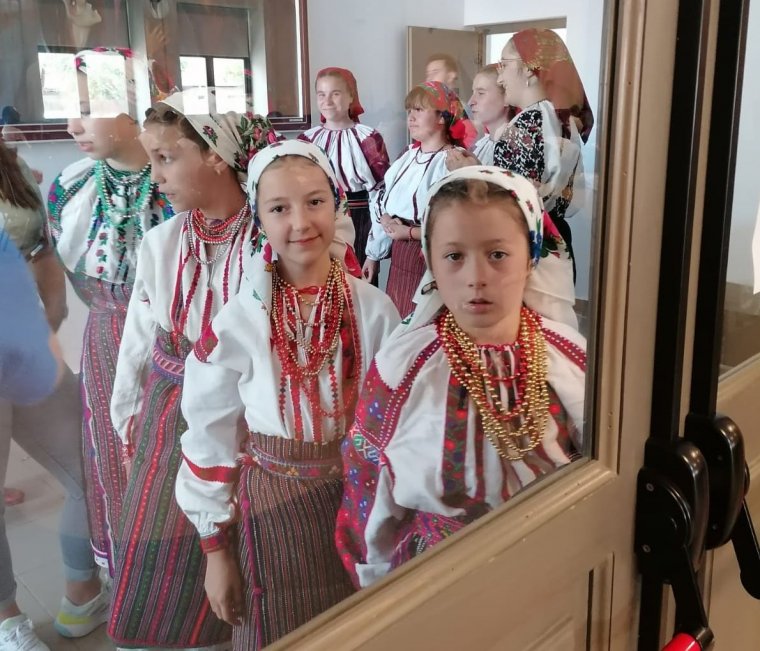 Egyre sikeresebb a magyar oktatás a Csángóföldön, ahová óvónőket és tanítónőket toboroznak