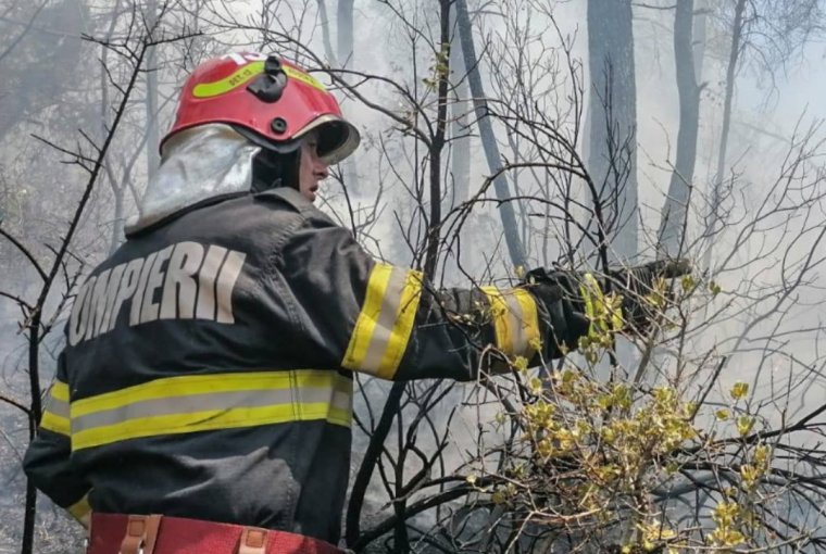 Több mint félezer hektárnyi területen csaptak fel a lángok, erdélyi települések is érintettek