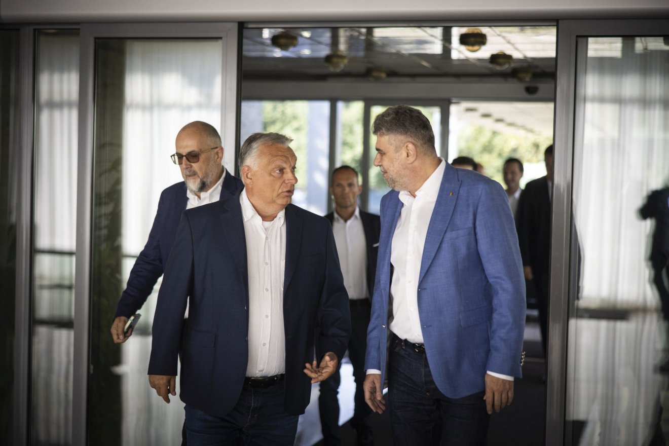 Bukarestben egyeztetett Orbán Viktor Marcel Ciolacuval, a találkozón Kelemen Hunor RMDSZ-elnök is részt vett •  Fotó: MTI/Miniszterelnöki Sajtóiroda/Fischer Zoltán