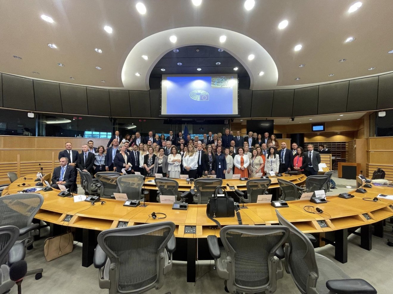 Sikeres indulás. A Patrióták Európáért rögtön a harmadik legnagyobb frakcióvá vált az Európai Parlamentben •  Fotó: Facebook/Gál Kinga