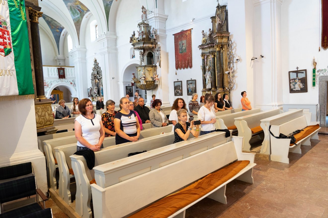 Szentmisét tartottak a szekción résztvevő pedagógusoknak a Bolyai Nyári Akadémia keretében •  Fotó: Romániai Magyar Pedagógusok Szövetsége/Facebook