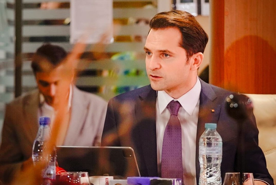 Áram kell. Sebastian Burduja elmondta, további áramtermelési kapacitásokat keresnek •  Fotó: Facebook/Sebastian Burduja