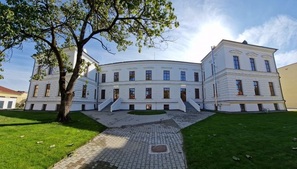 Itt működik ezentúl az aradi onkológia •  Fotó: Arad Megyei Tanács