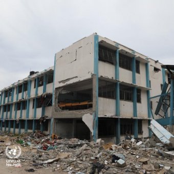 Iskolára mért csapásban haltak meg több tucatnyian Gázában, a hadsereg szerint rejtőzködő terroristákat támadtak