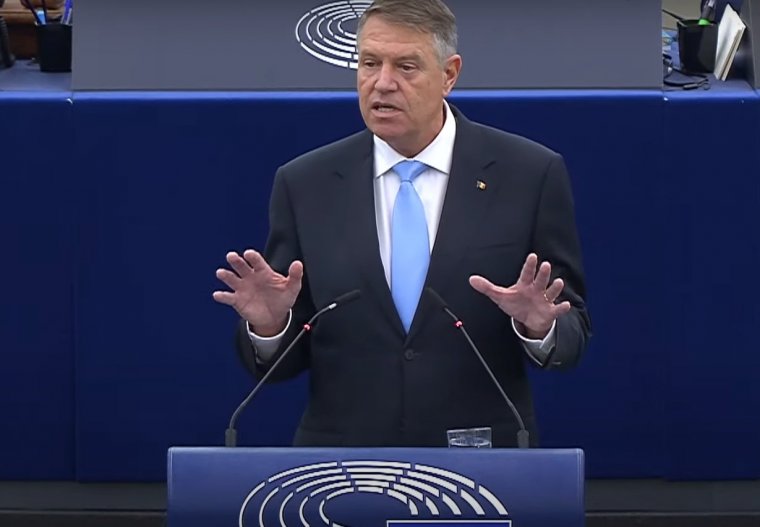 Csütörtökig lebegteti Iohannis, hogy pályázik-e még a NATO élére az összes támogatója kihátrálása után