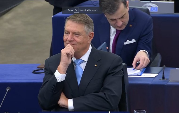 Iohannis és a román megfelelési kényszer