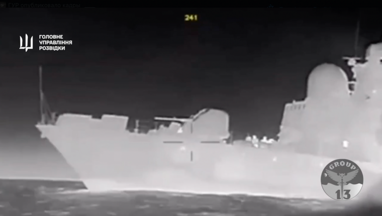 Újabb ukrán tengeri siker: elsüllyesztettek egy orosz partraszálló hajót (VIDEÓ)
