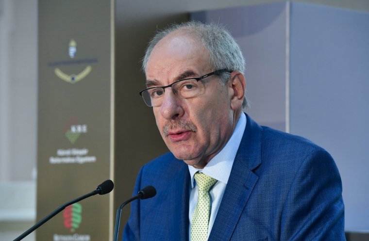 Sulyok Tamás, a köztársasági elnöki szék várományosa tavaly édesapja halálraítéléséről is beszélt a Krónikának