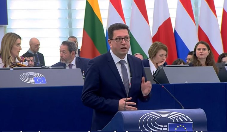 Magyarul kívánt jó napot Iohannisnak Strasbourgban Vincze Loránt EP-képviselő – VIDEÓ