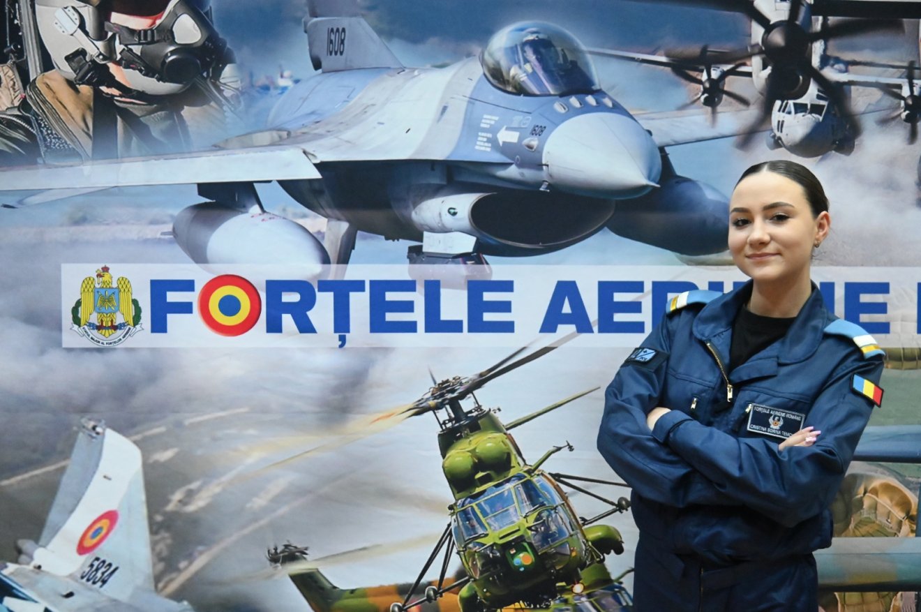 A résztvevők érdekességeket tudhatnak meg a pilóták és a légierő katonáinak tevékenységéről •  Fotó: Facebook/Forţele Aeriene Române