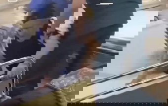 Beteget bántalmaztak az ápolók egy romániai kórházban, vizsgálat indult