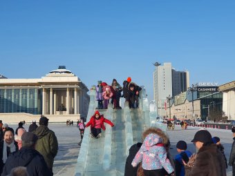Tisztelettudó mongolok, „sámánpszichológusok”, jurták – Ulánbátorban tanít magyart Pápai Sarolta erdélyi hungarológus