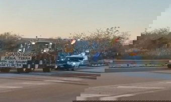 „A jövőt műveljük remény nélkül”: több mint ezer olasz gazda indult el Brüsszelbe