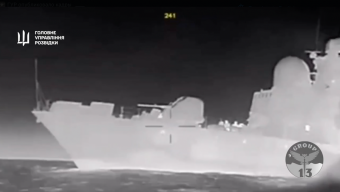 Újabb ukrán tengeri siker: elsüllyesztettek egy orosz partraszálló hajót (VIDEÓ)