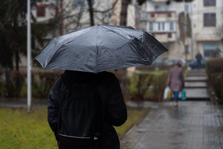 Hideg, szeles, csapadékos hétvége vár ránk; van, ahol havazás sem kizárt