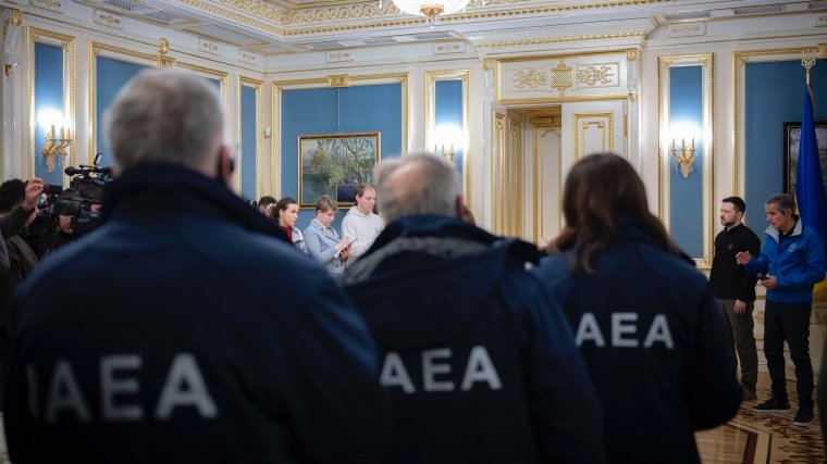 Zelenszkij készségesen az Ukrajnát támogató országok rendelkezésére bocsátaná az ásványkincseket