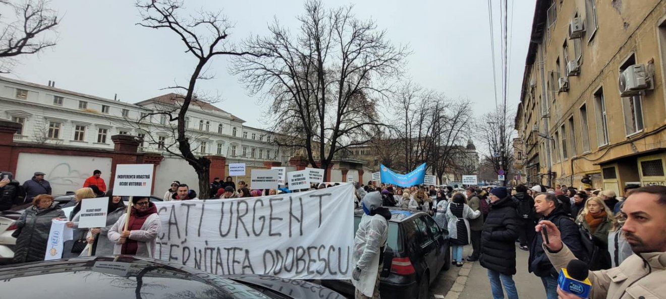 Tüntetés a temesvári állami szülészet előtt