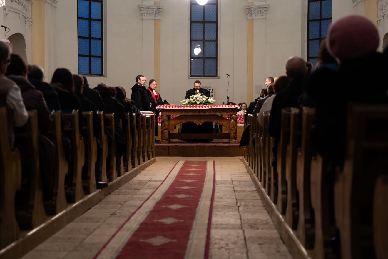 Menjetek, tegyetek tanítvánnyá minden népet. Képünk illusztráció •  Fotó: Orbán Orsolya