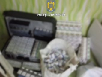 Csempészett cigarettát árult az otthonában, ahova a rendőrök is bekopogtak