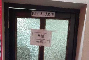 Fogyasztóvédelem: „leírhatatlan mocsok” volt a szászrégeni étteremben, ahol több tucatnyian kaptak ételmérgezést