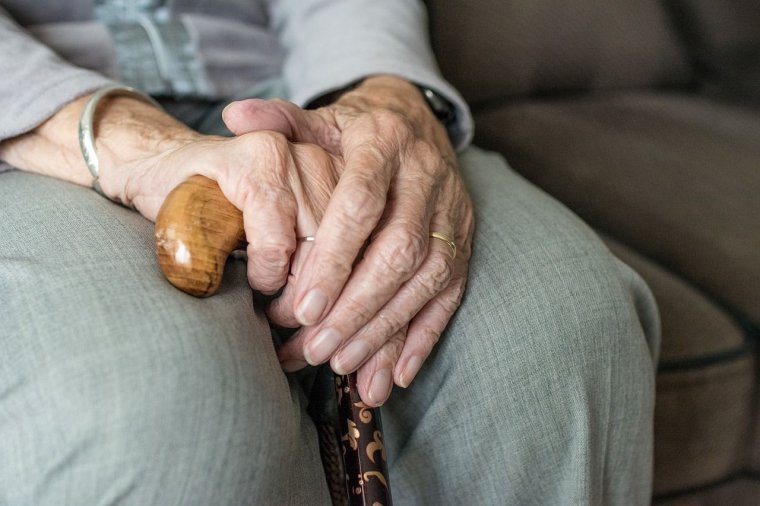 A szociális gondozást érintő intézkedéseket hagyott jóvá a kormány