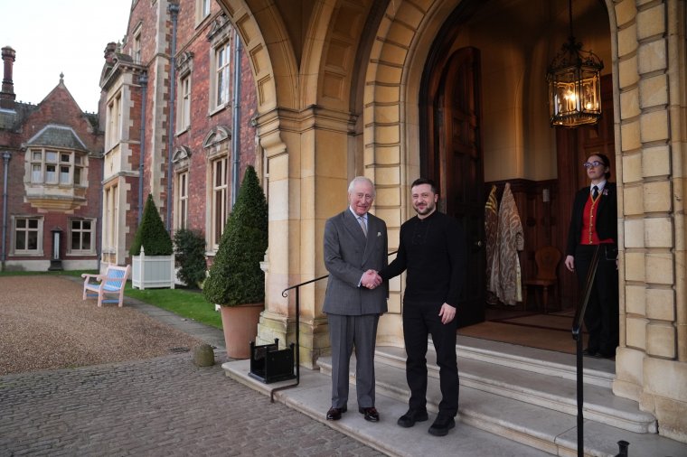 Zelenszkij: még megmenthető a kapcsolat Trumppal, Párizs és London egy hónapos tűzszünetet javasol