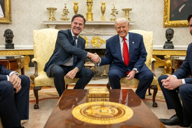 Neve említése nélkül, de igencsak megalázó módon osztotta ki Iohannist Donald Trump